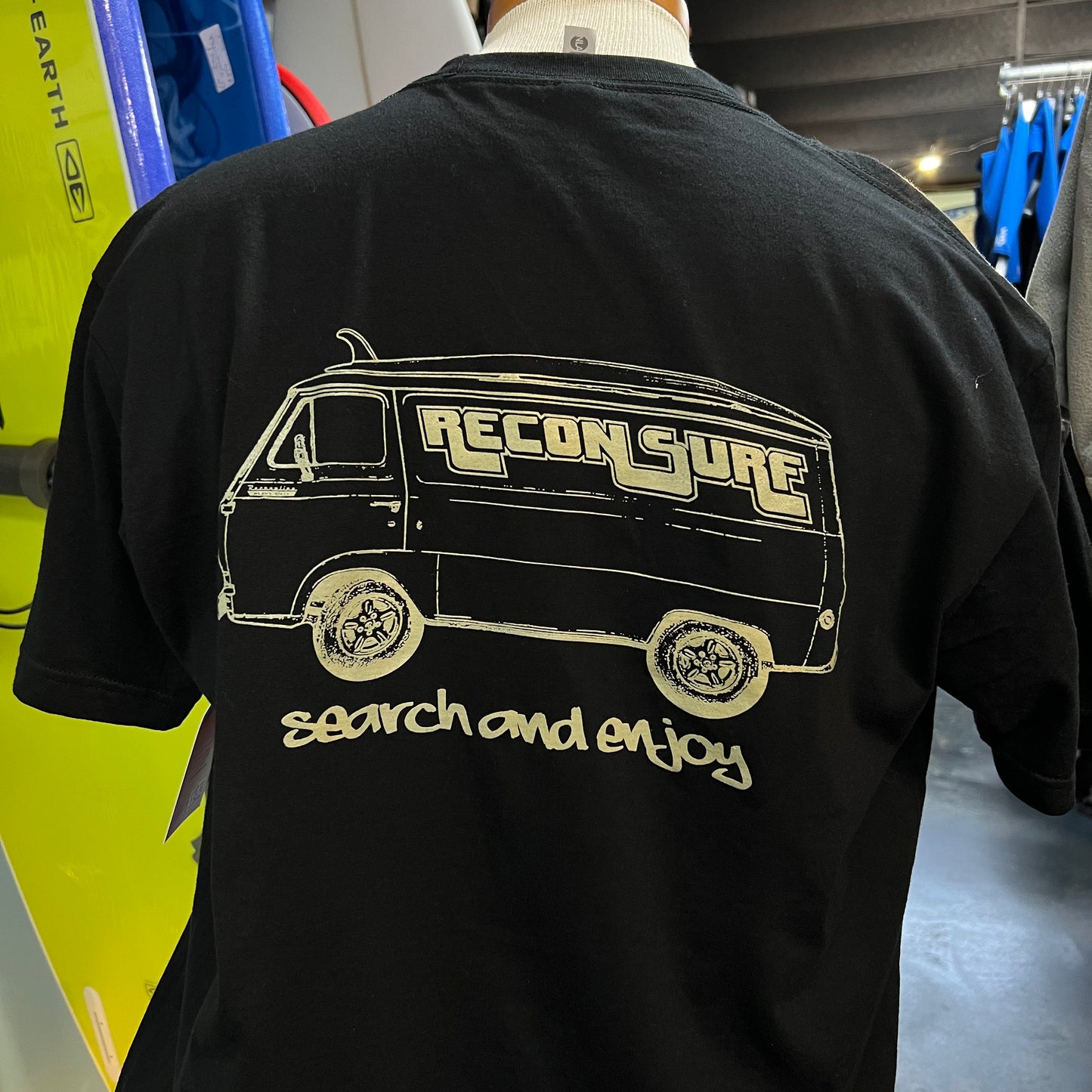 VAN TEE - BLACK