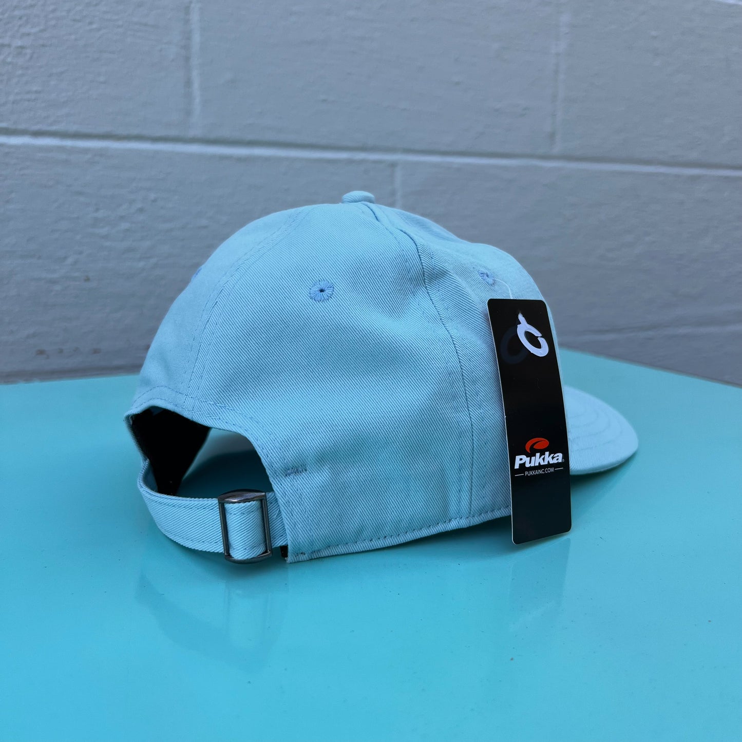 SURFER SMIRK BALL CAP