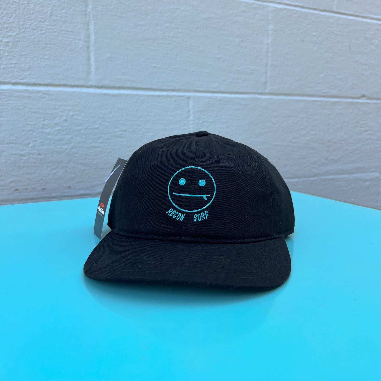 SURFER SMIRK BALL CAP