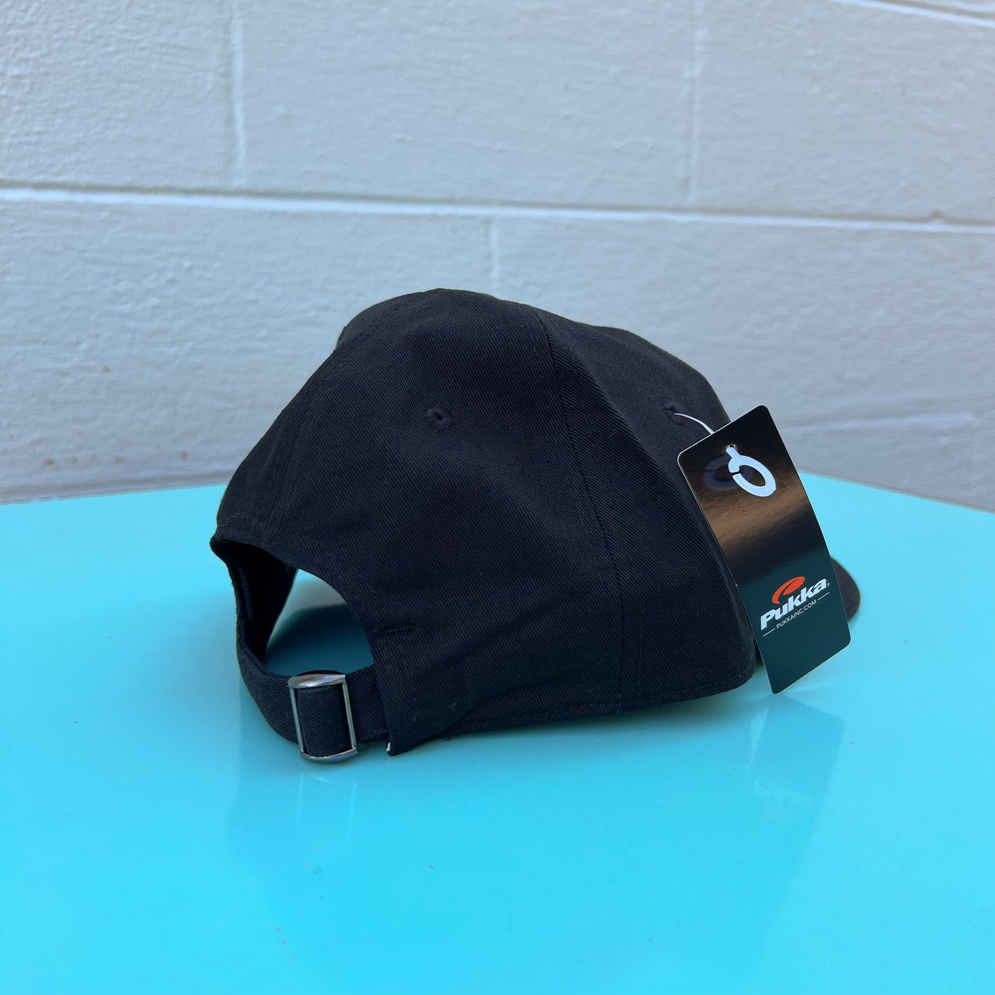 SURFER SMIRK BALL CAP
