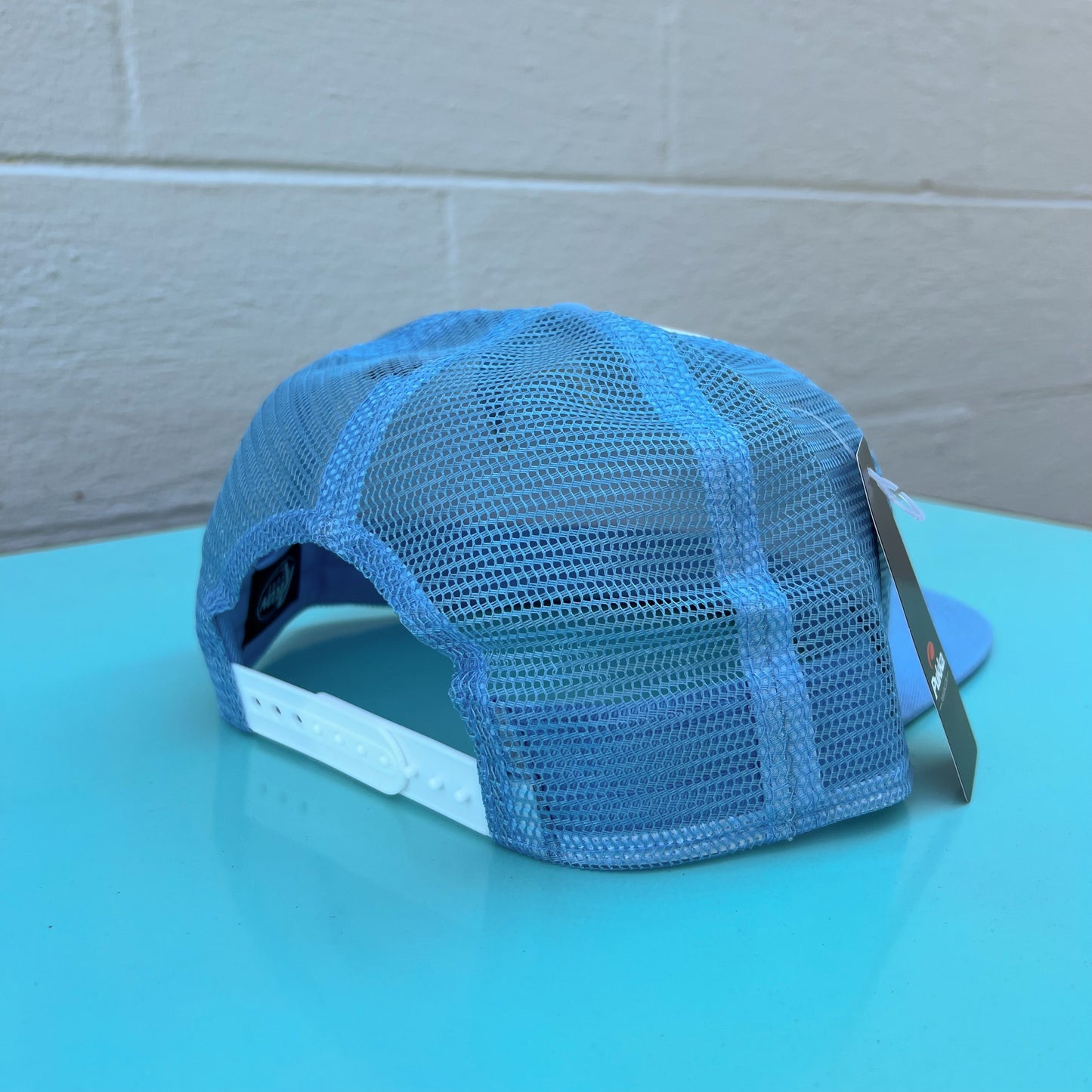 BEACH DAY TRUCKER