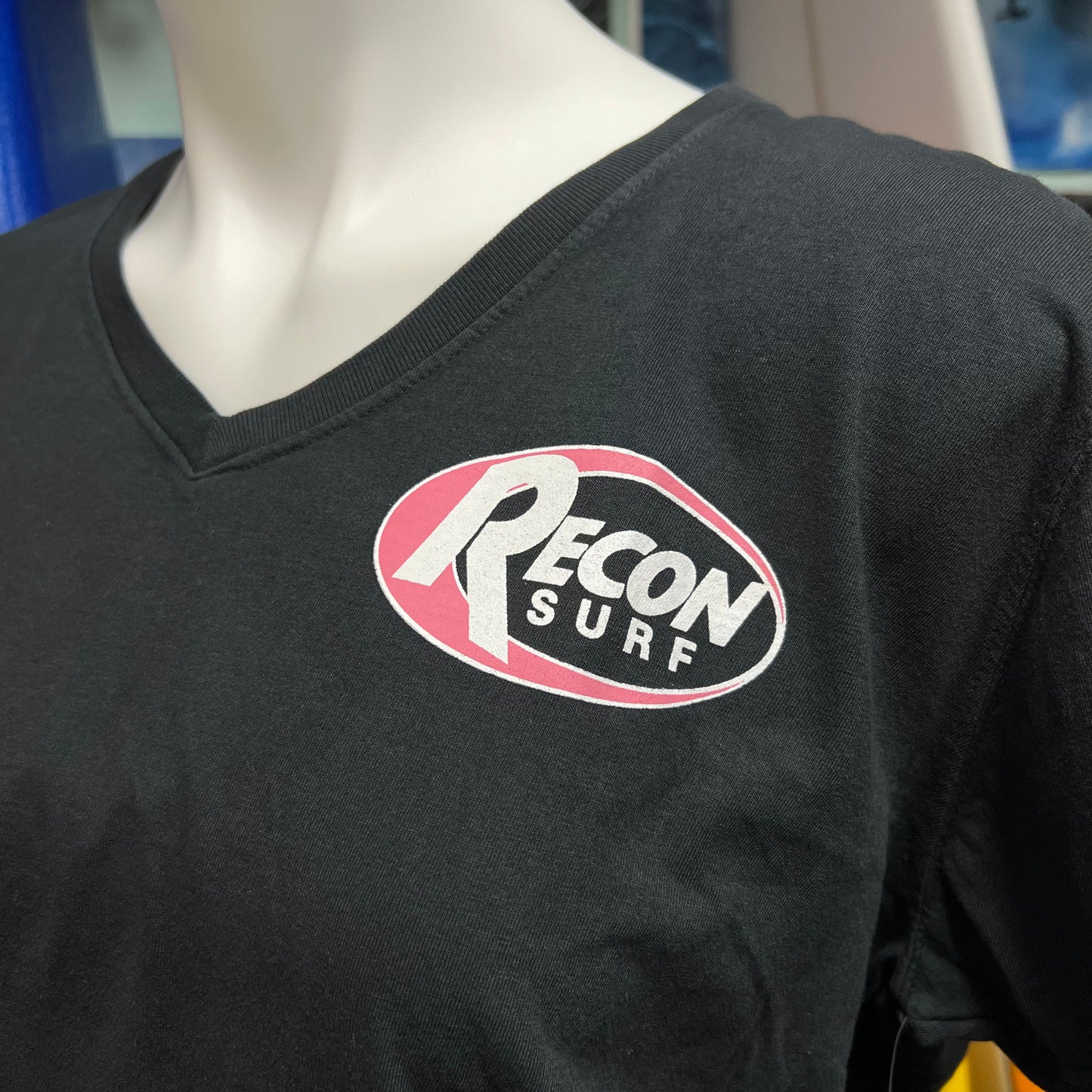WOMEN'S OVAL LOGO TEE