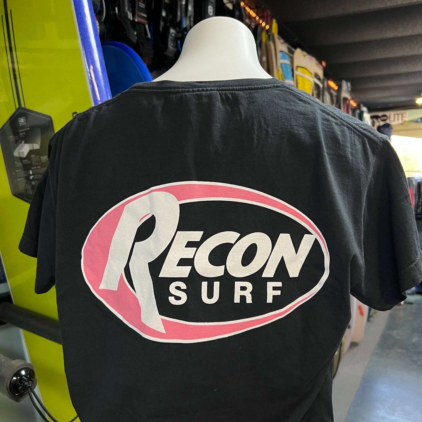 WOMEN'S OVAL LOGO TEE